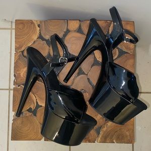 BLACK PATENT LEATHER PLEASER SHOES - Adore 709